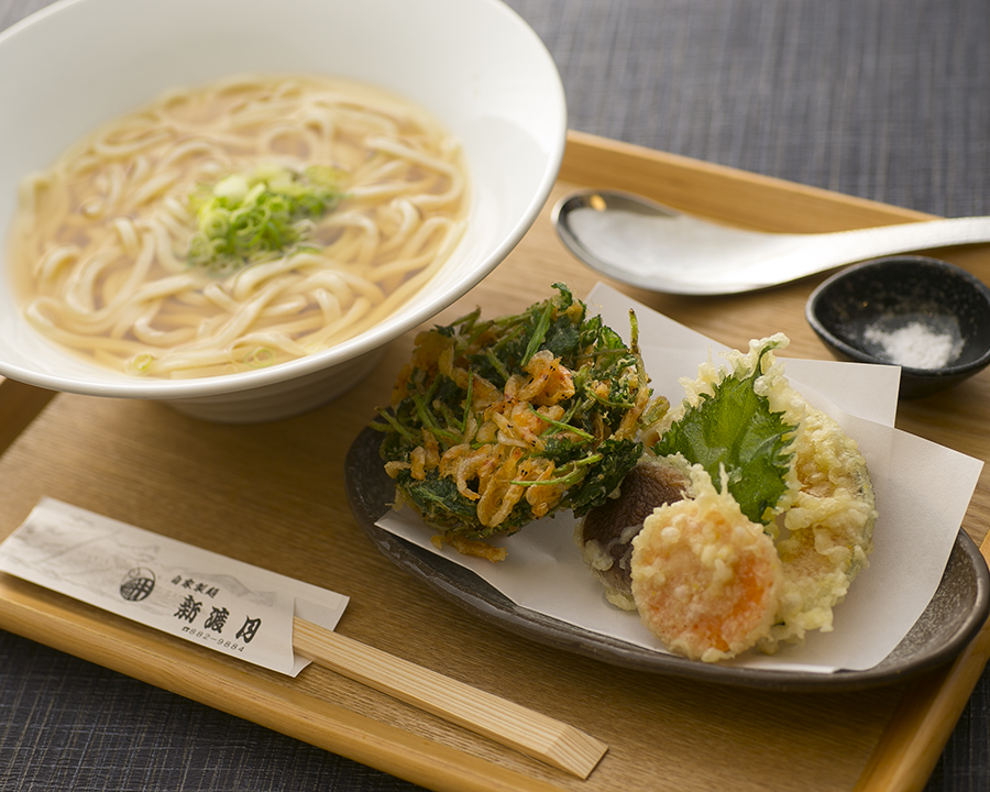 桜海老と三つ葉のかき揚げうどん